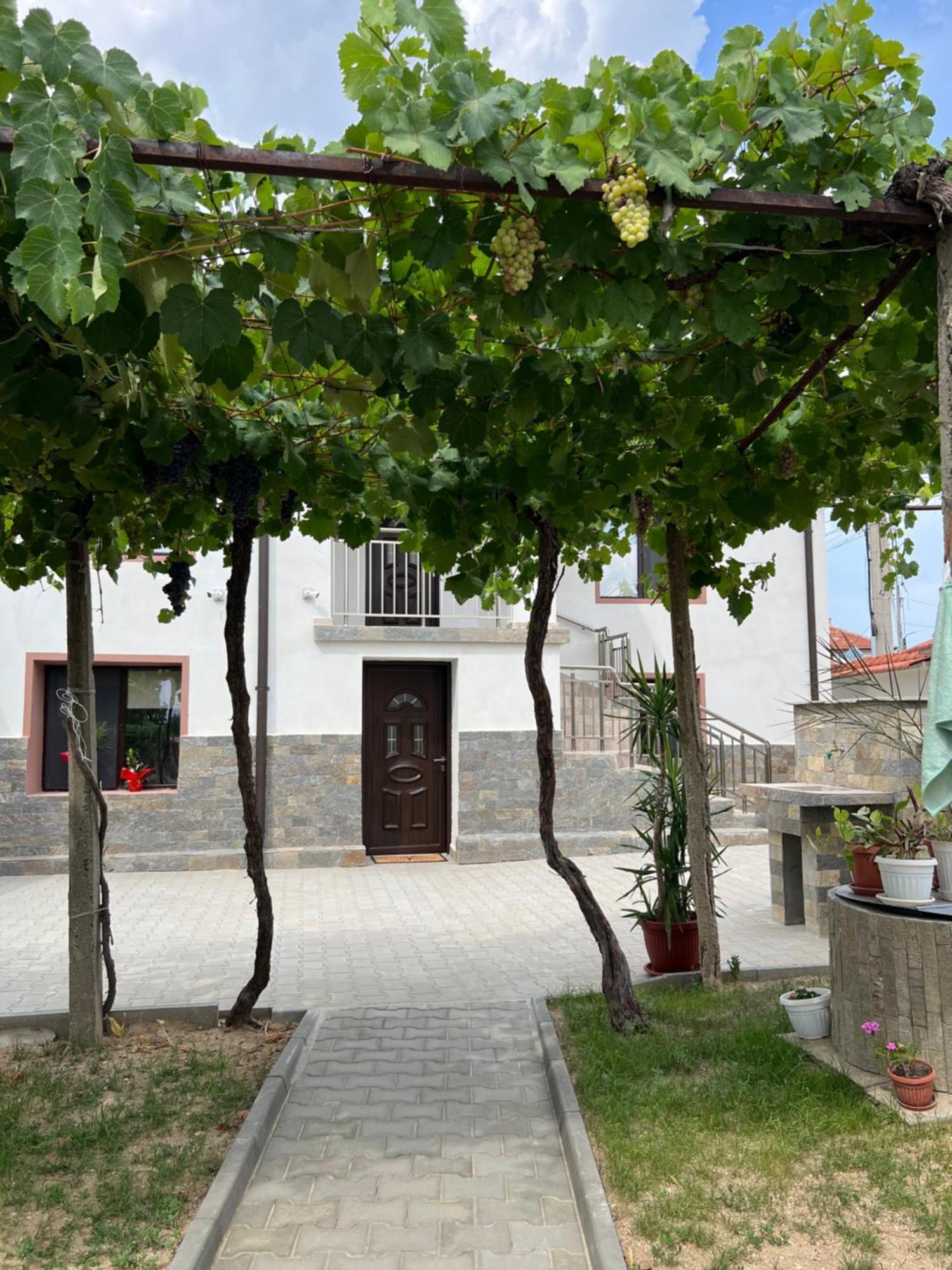 Къща За Гости Бадови Hisarya Exterior photo